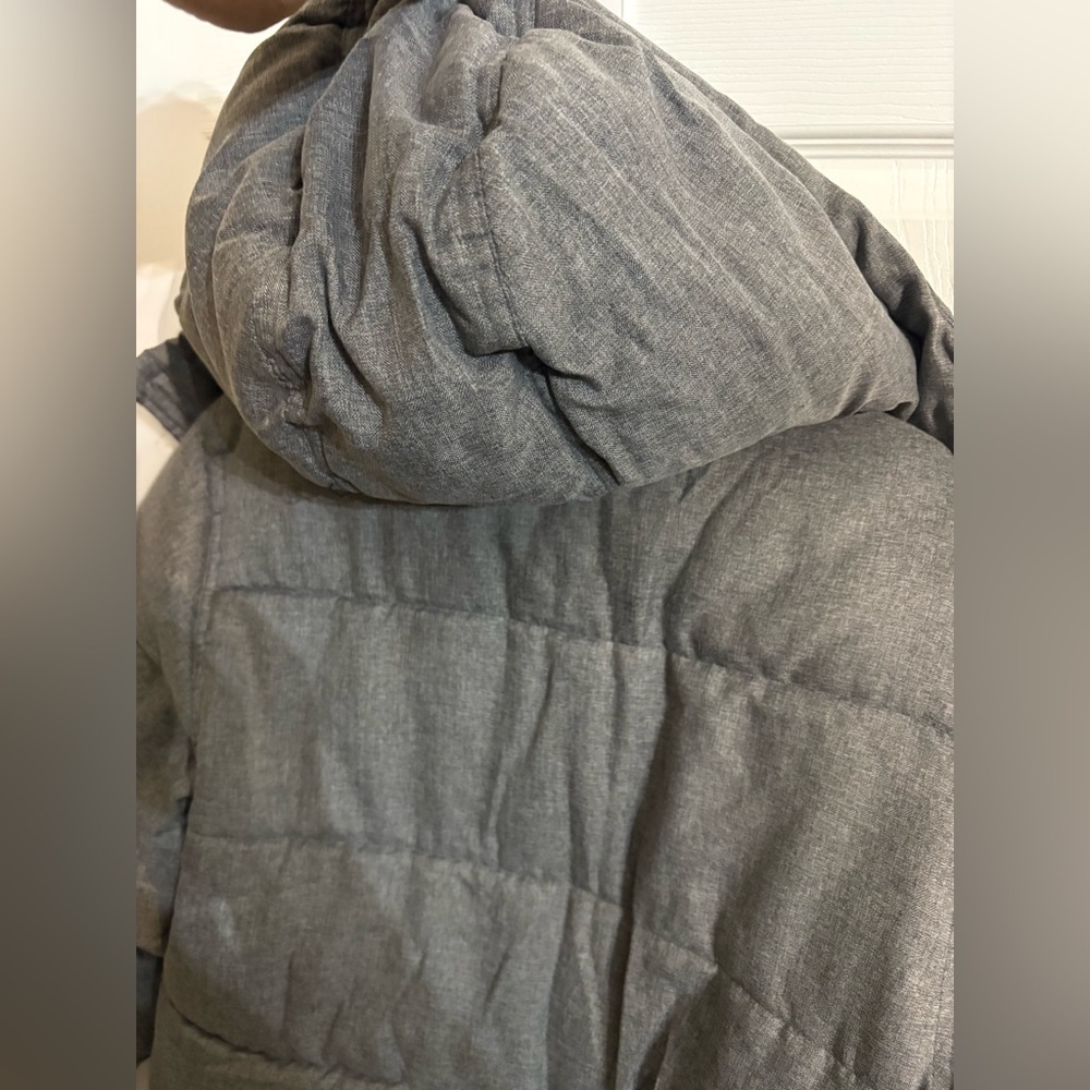 Canada Weather Gear heavyweight puffer‎ jacket in gray heather with black trim. - Picture 8 of 13